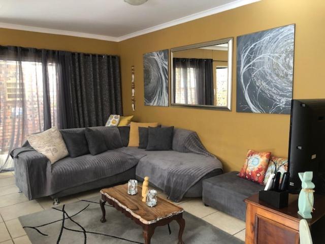 80 On Benade Apartment Bloemfontein Exterior photo
