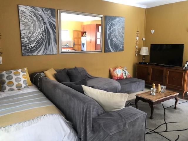 80 On Benade Apartment Bloemfontein Exterior photo