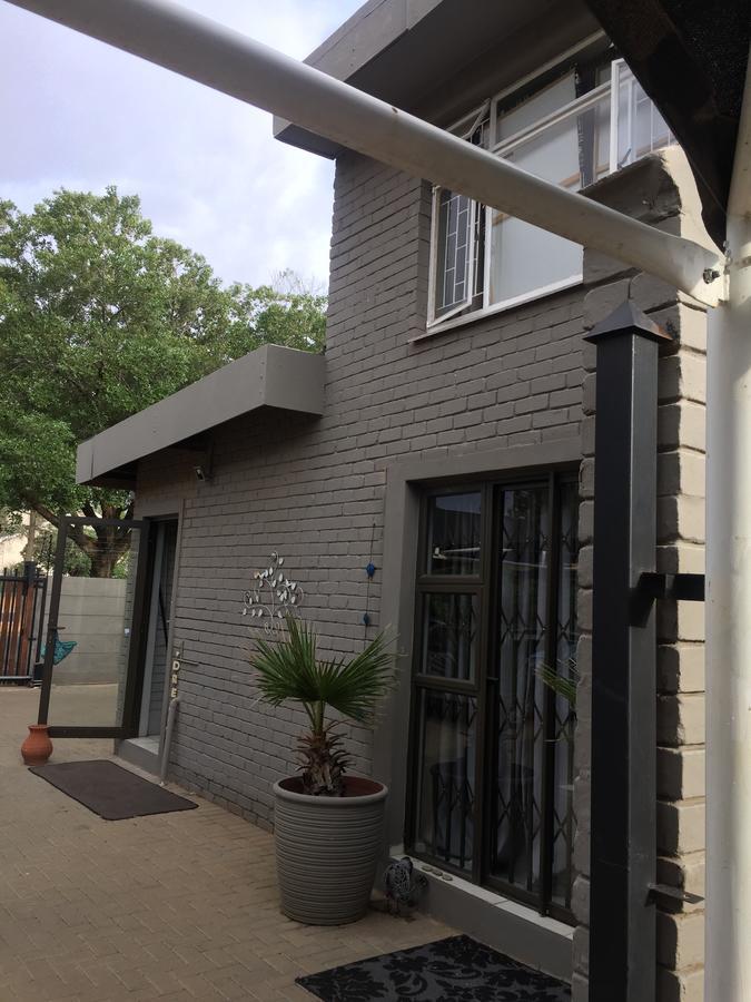 80 On Benade Apartment Bloemfontein Exterior photo