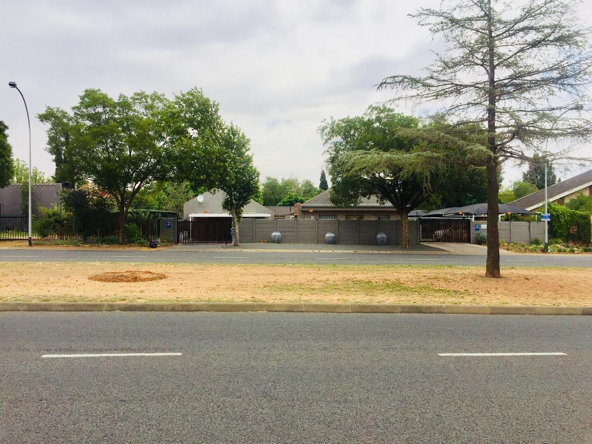 80 On Benade Apartment Bloemfontein Exterior photo